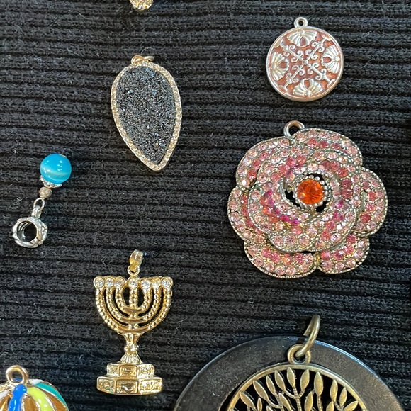 27 Charms, make jewelry repurpose, odd etc - Picture 4 of 8